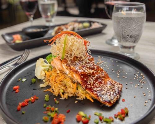 3 Restaurantes a la carta y 1 buffet
