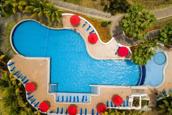 5 Piscinas + Jacuzzi